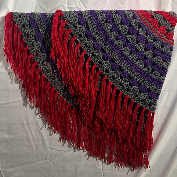 The Rose N Thorn Crocheted Round Mandala Throw Blanket Large - Picture 3 of 8